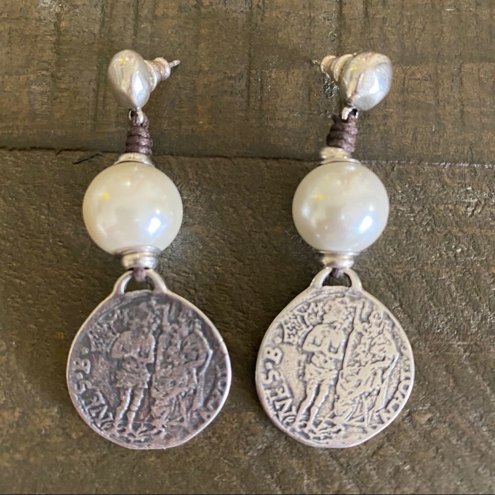 Earrings - Picture 6 of 12